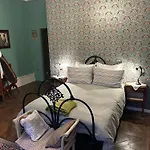 Le 7 Des Tonneliers Bed & Breakfast 4*