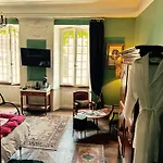 Le 7 Des Tonneliers Bed and Breakfast 4*